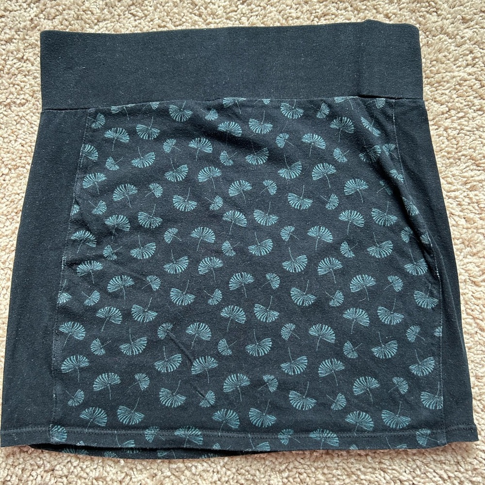 Elegant Black and Petrol Dandelion Patterned Skirt